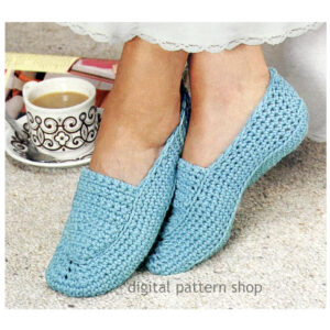 Easy Slippers Crochet Pattern for Women or Teen Size 5 to 11 Inch